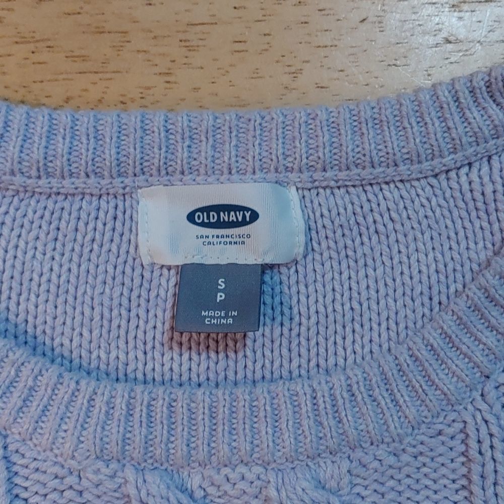 Old Navy knit sweater - Picture 2 of 3